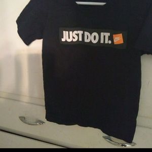 Nike boys shirt